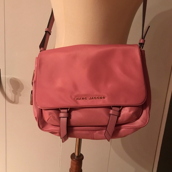 Marc Jacobs Handbags - MARC JACOBS dark mauve crossbody w/ gold details